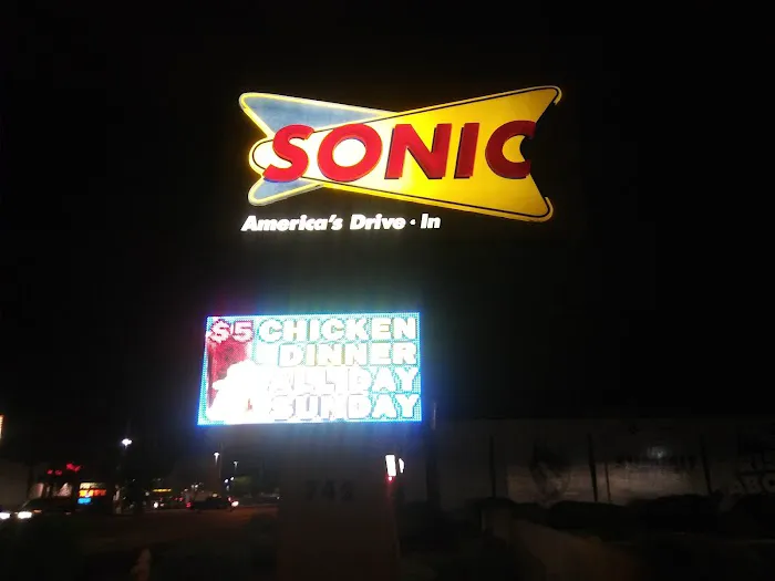 Sonic Drive-In Picture 2