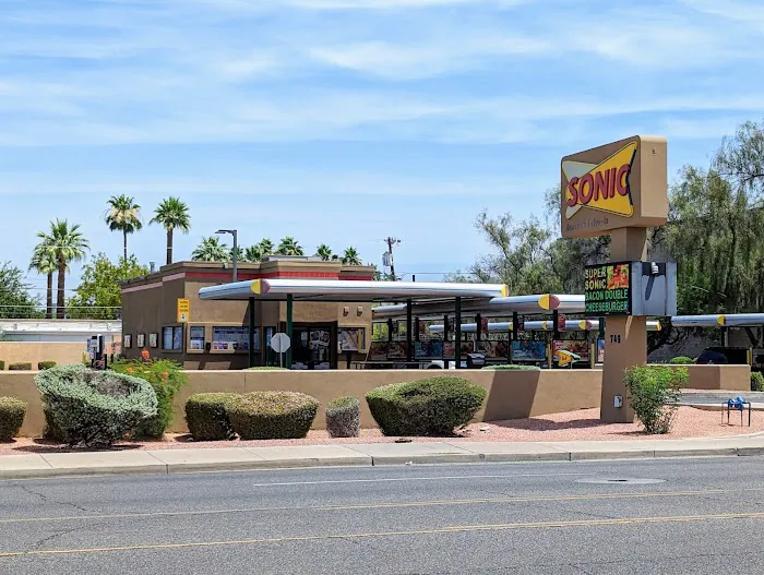 Sonic Drive-In Picture 8