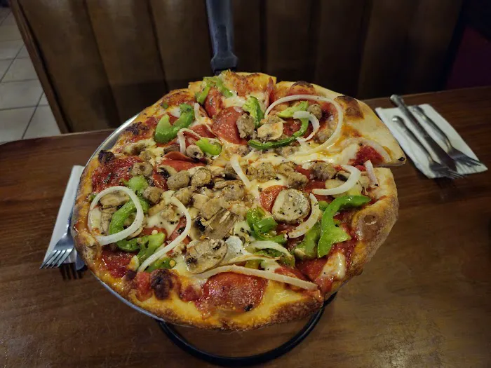 Red Devil Italian Restaurant & Pizzeria Picture 3