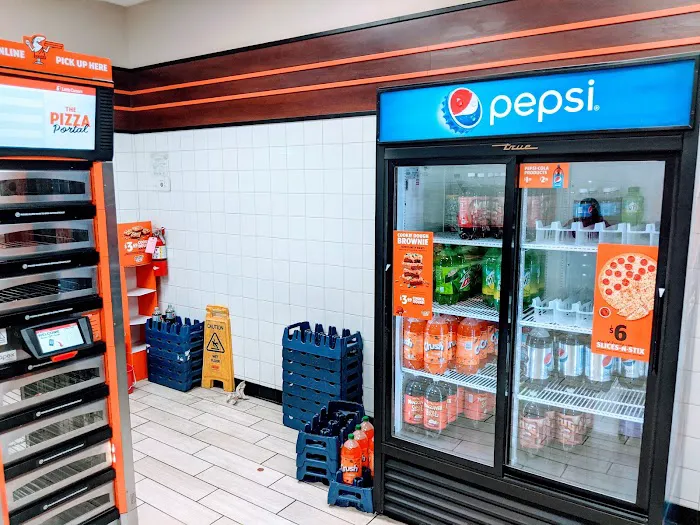 Little Caesars Pizza Picture 2