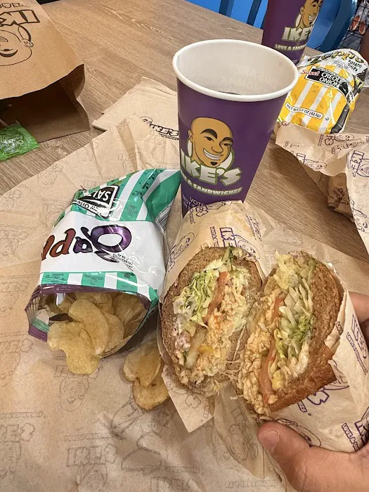 Ike's Love & Sandwiches Picture 8