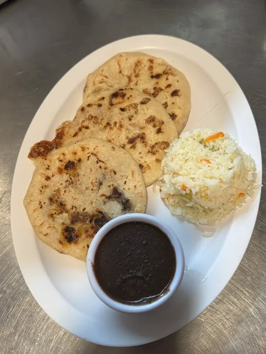 Restaurante Salvadoreño Y Pupuseria Los 3 Hermanos Picture 1