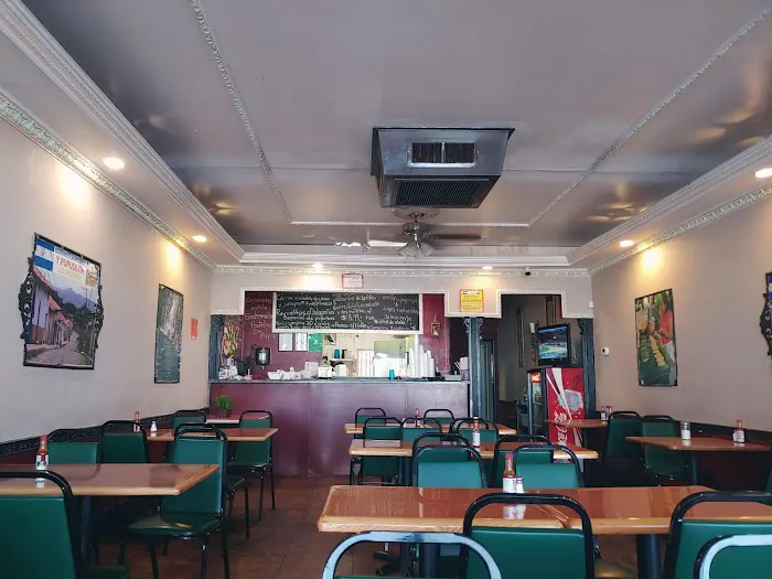 Restaurante Salvadoreño Y Pupuseria Los 3 Hermanos Picture 2