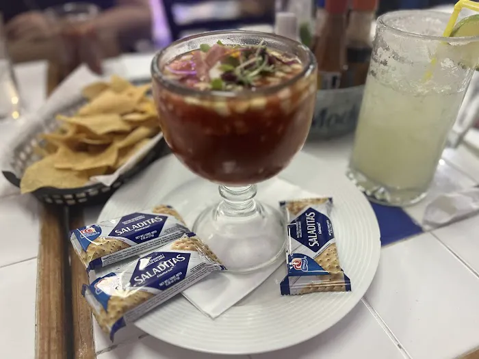 Mariscos Laguna Picture 9