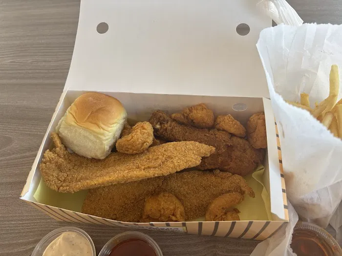 Louisiana Fried Chicken and Wings Picture 3