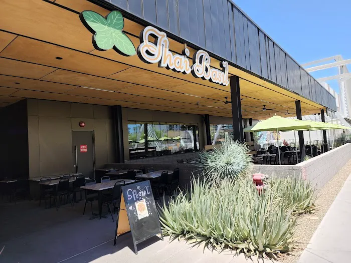 Thai Basil Park Central Picture 5