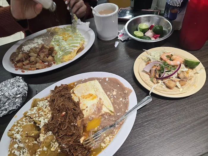 Birrieria Obregon Picture 7