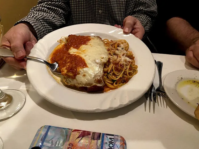 Avanti Restaurant Picture 8