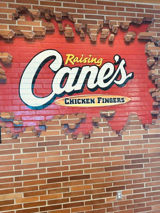 Raising Cane's Chicken Fingers Picture 2