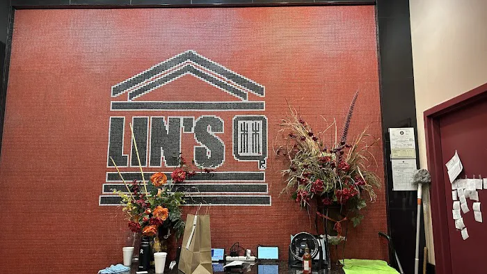 Lin's Grand Buffet Picture 3