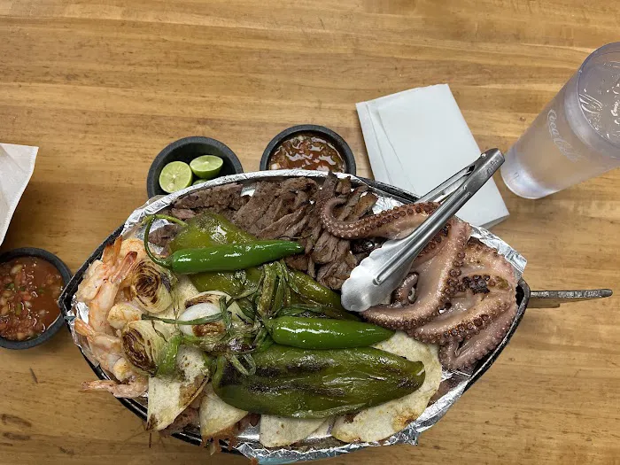 Mariscos Sinaloa Picture 7