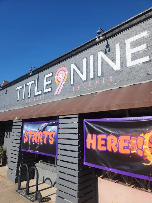 Title 9 Sports Grill Picture 1