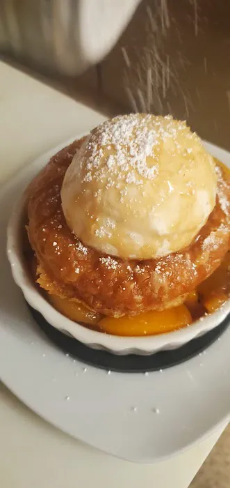 Melrose Kitchen Table / MB Foodhouse Picture 5