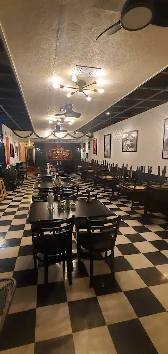 Melrose Kitchen Table / MB Foodhouse Picture 3