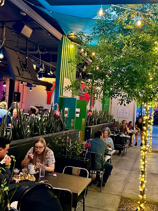 Royale Kitchen + Cocktails Picture 6