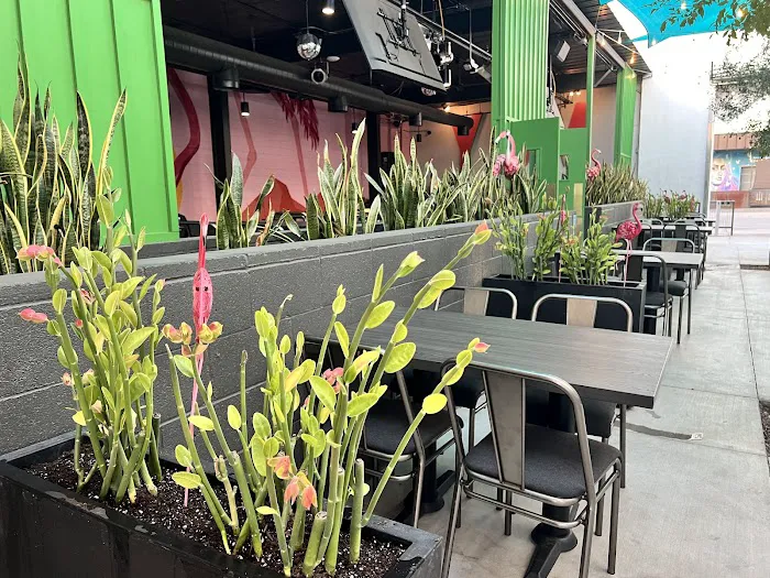 Royale Kitchen + Cocktails Picture 9