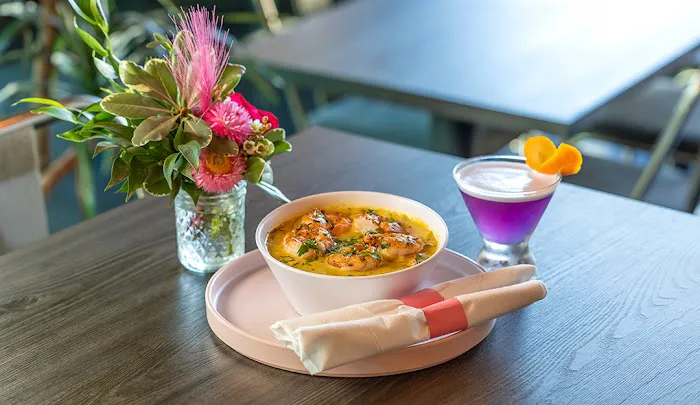 Royale Kitchen + Cocktails Picture 1