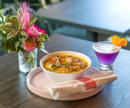 Royale Kitchen + Cocktails