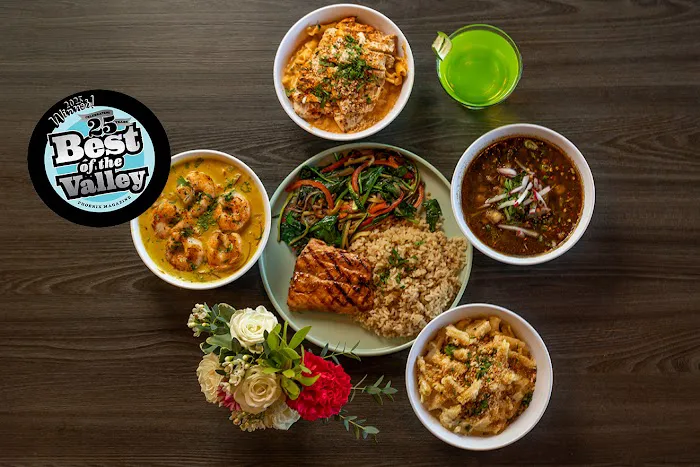 Royale Kitchen + Cocktails Picture 5