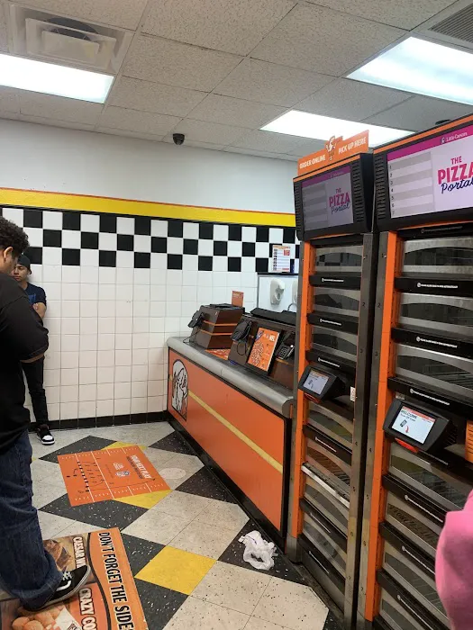 Little Caesars Pizza Picture 4