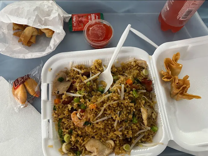 KWAN & WOK CHINESE FAST FOOD Picture 2