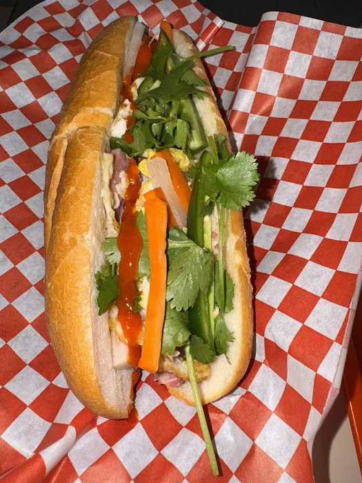 KWAN & WOK CHINESE FAST FOOD Picture 4