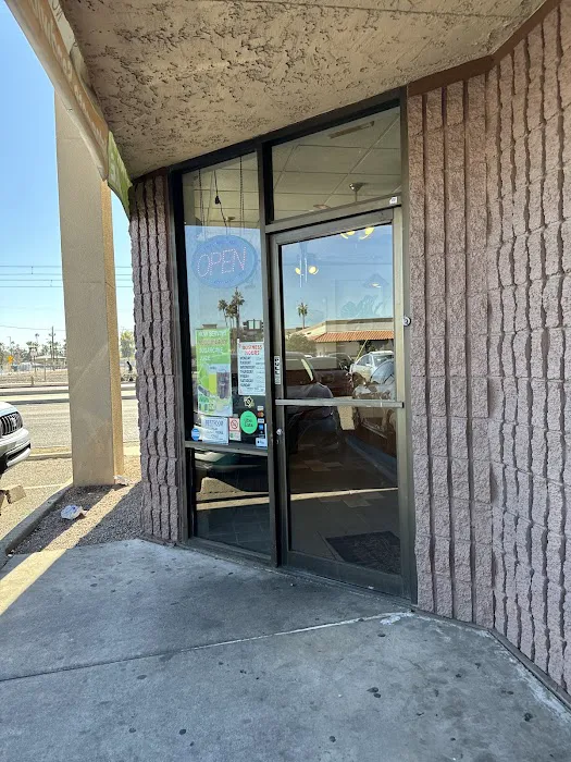 KWAN & WOK CHINESE FAST FOOD Picture 9