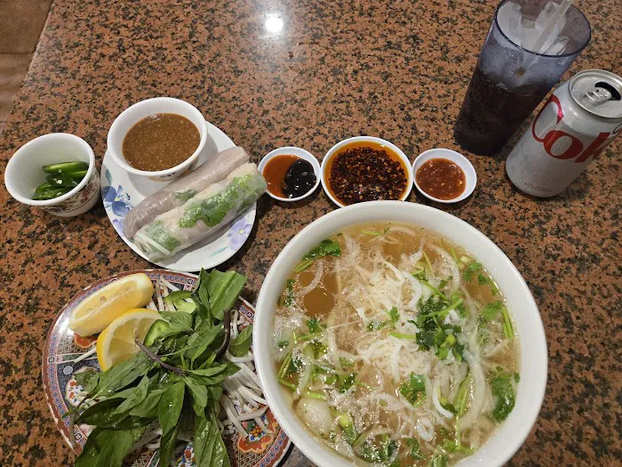 Phở Thành Restaurant Picture 2