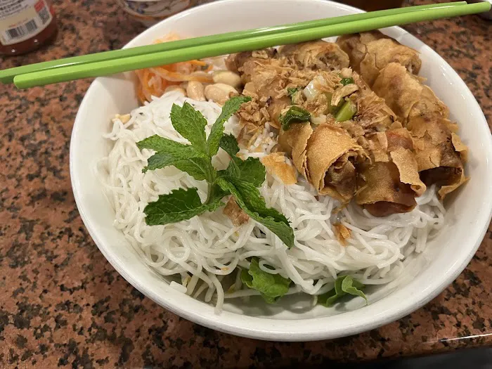 Phở Thành Restaurant Picture 1