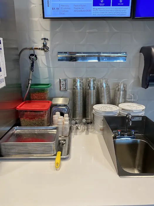 Berry Divine Acai Bowls Picture 1