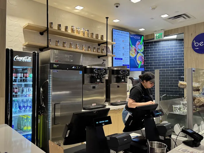 Berry Divine Acai Bowls Picture 6