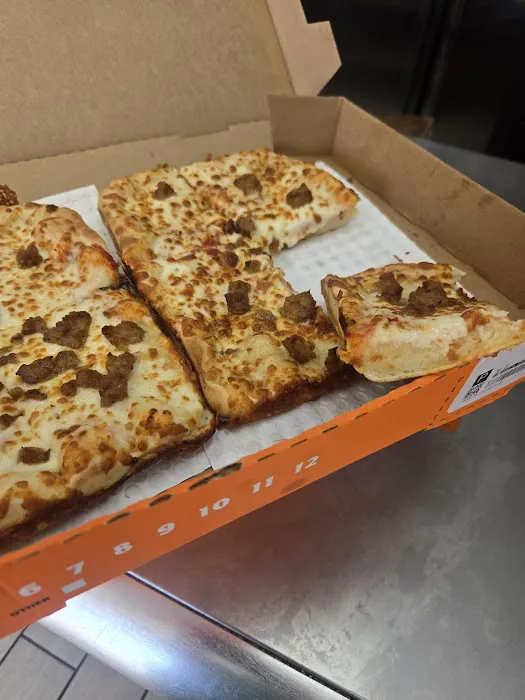 Little Caesars Pizza Picture 5