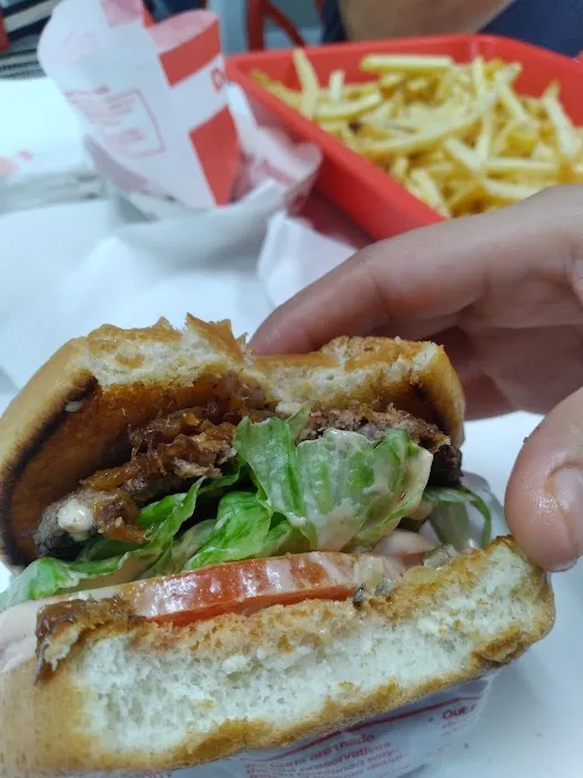 In-N-Out Burger Picture 9