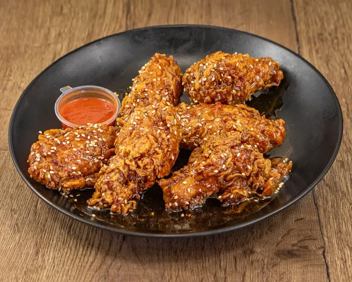 Chix N Buns Picture 1