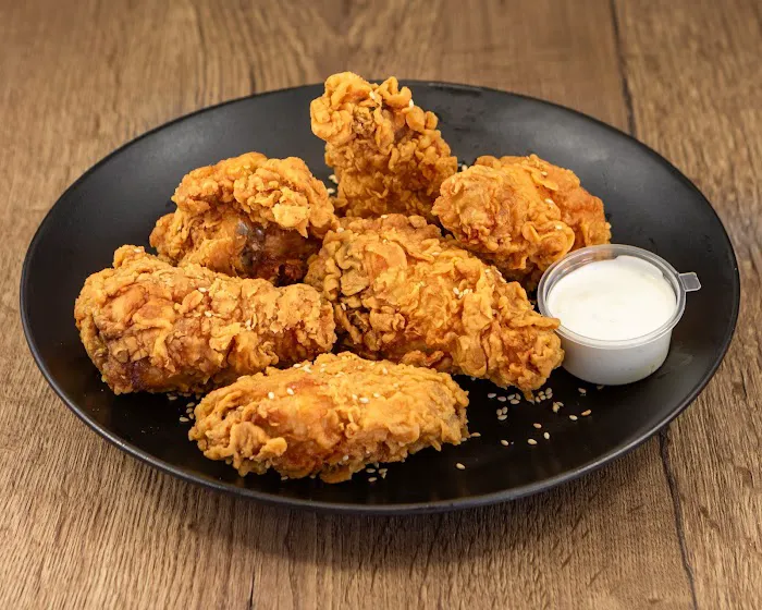 Chix N Buns Picture 4