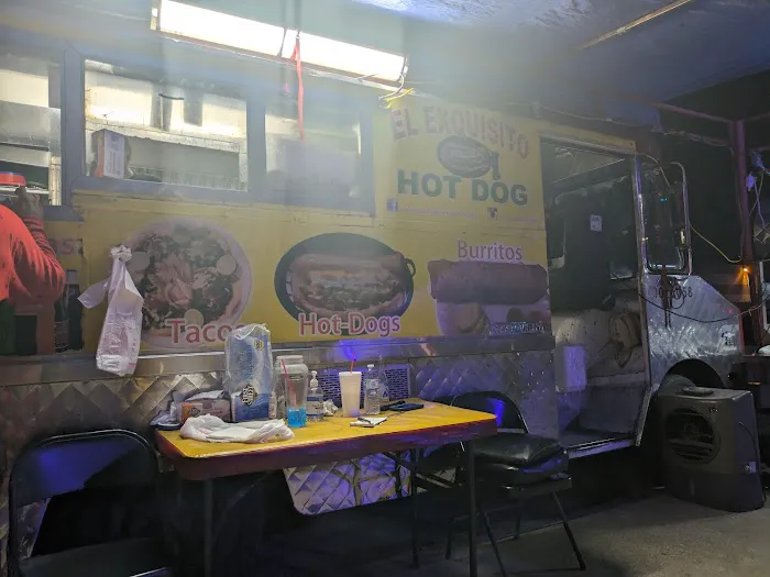El Exquisito Hotdog Picture 7