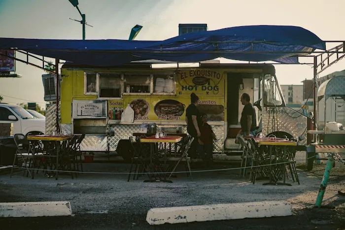 El Exquisito Hotdog Picture 5