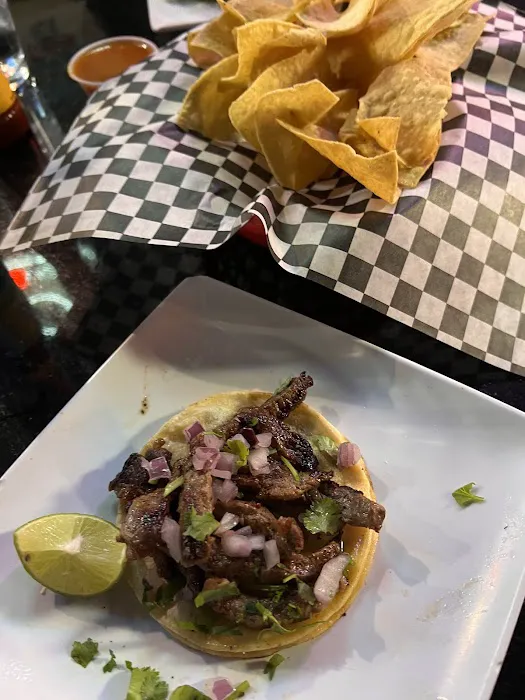 Oasis crossroads bar and grill Picture 4