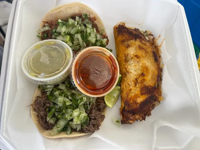 Tacos & Dogos La Zaina Picture 5