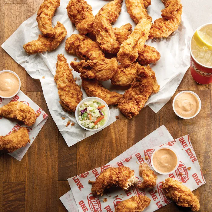 Raising Cane's Chicken Fingers Picture 2