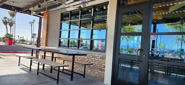 Raising Cane's Chicken Fingers Picture 4