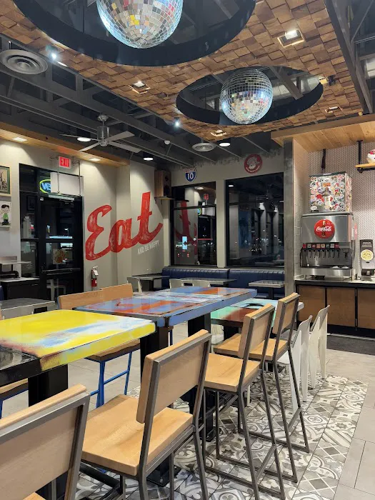 Raising Cane's Chicken Fingers Picture 1