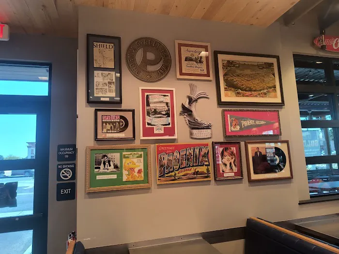 Raising Cane's Chicken Fingers Picture 1