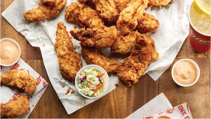 Raising Cane's Chicken Fingers Picture 2