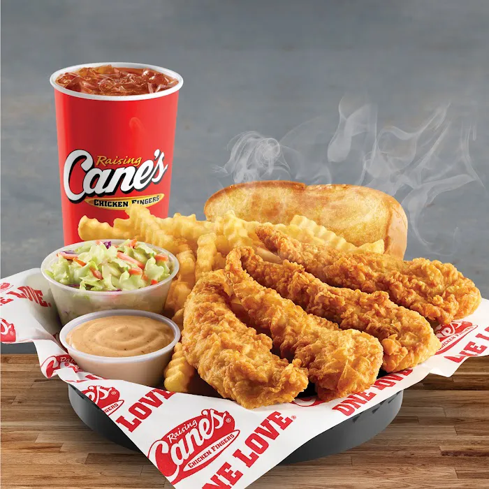 Raising Cane's Chicken Fingers Picture 4