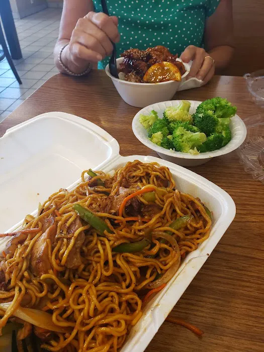 Yoshi's Fresh Asian Grill Picture 7