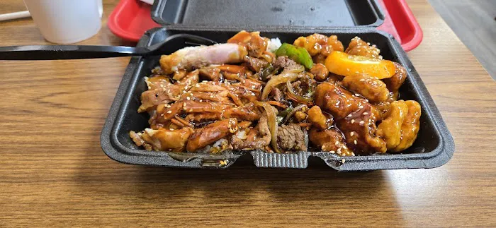 Yoshi's Fresh Asian Grill Picture 1