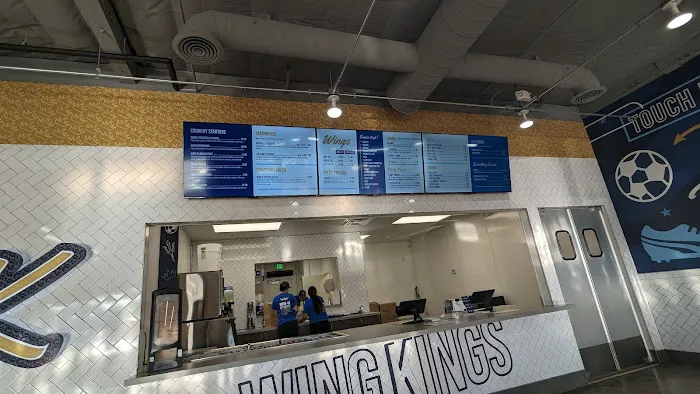 Wings and waffles Picture 5