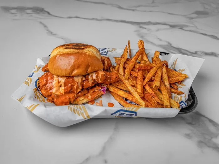 Wings and waffles Picture 4