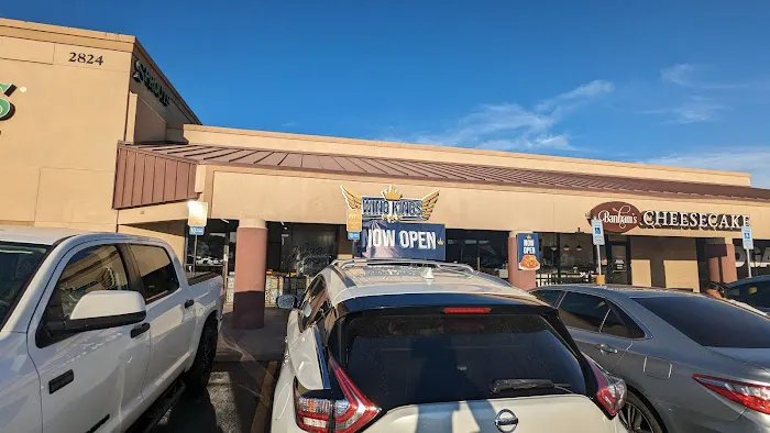 Wings and waffles Picture 3